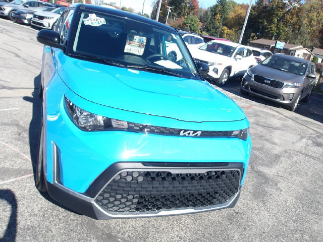 Used 2025 Kia Soul S FWD image 2