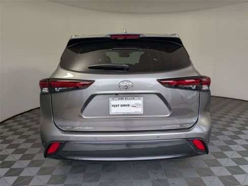 Certified 2026 Toyota Highlander Limited AWD/4WD image 6