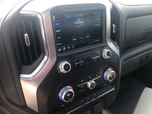 Used 2022 GMC Sierra 2500 SLE w/ SLE Value Package; AWD/4WD image 7