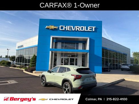 Used 2024 Chevrolet Trax RS w/ Driver Confidence Package FWD image 3