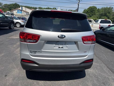 Used 2018 Kia Sorento AWD image 7