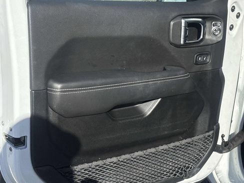 Used 2023 Jeep Wrangler Unlimited Sahara w/ LED Lighting Group AWD/4WD image 21