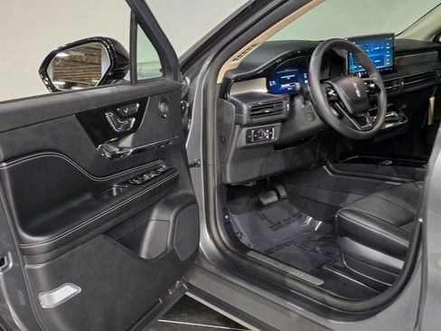 New 2026 Lincoln Corsair Reserve image 16