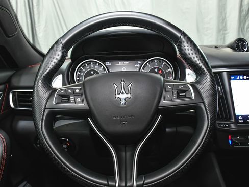 Used 2024 Maserati Levante GT Ultima AWD/4WD image 35