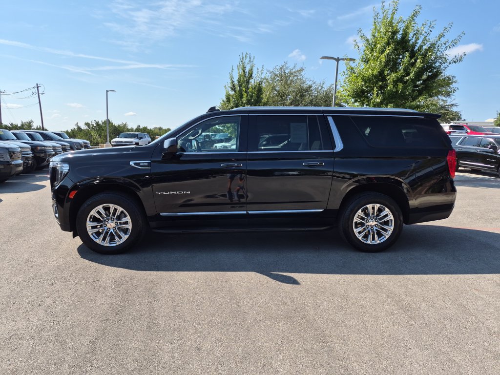 Used 2023 GMC Yukon XL SLT w/ Max Trailering Package AWD/4WD image 5