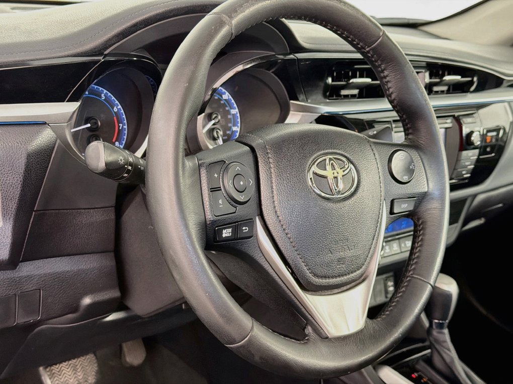Used 2015 Toyota Corolla S FWD image 33