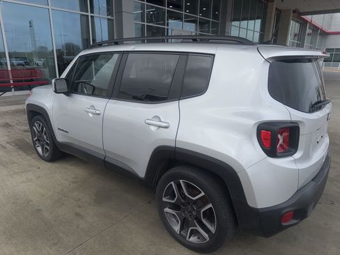Used 2020 Jeep Renegade Latitude w/ Popular Equipment Group image 17