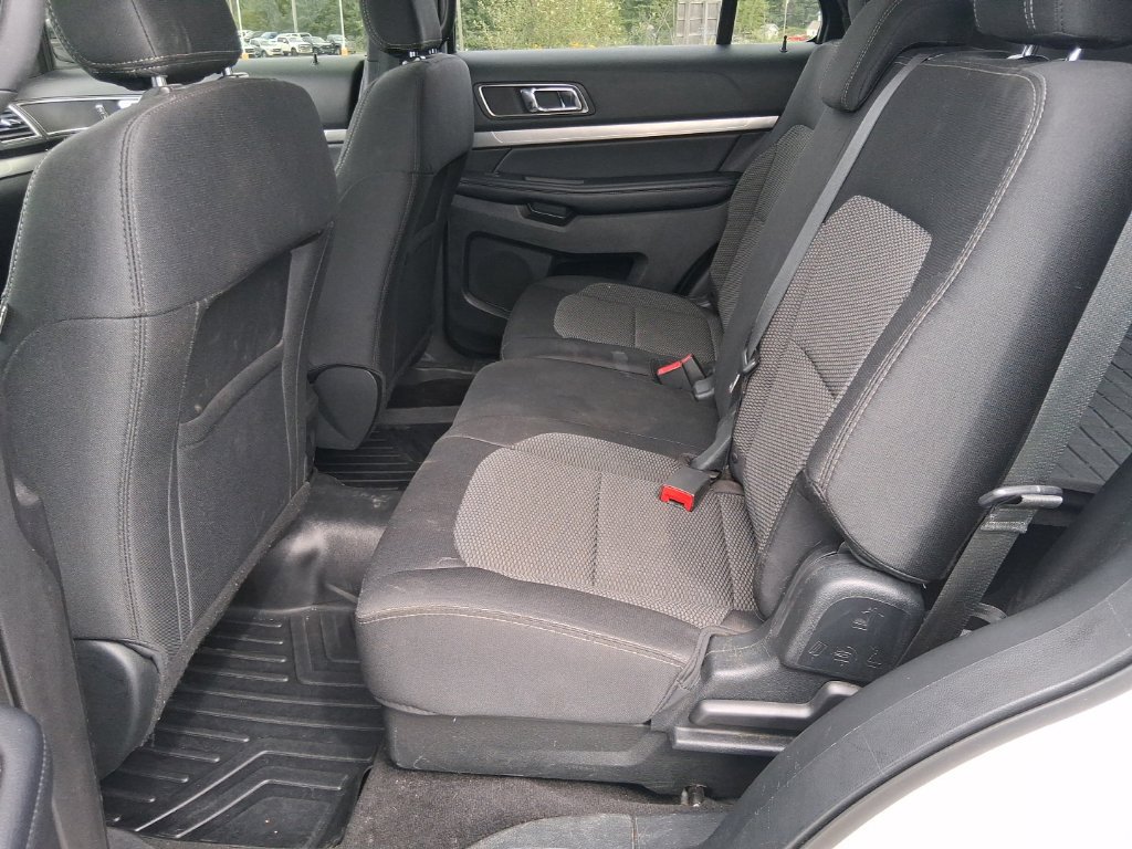 Used 2018 Ford Explorer XLT FWD image 21