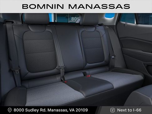 New 2026 Chevrolet Trax LT w/ LT Convenience Package FWD image 17