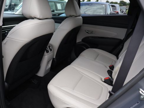Used 2025 Hyundai Tucson Limited AWD/4WD image 17