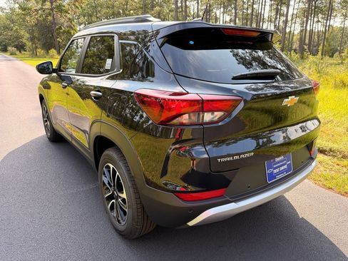 New 2026 Chevrolet TrailBlazer LT w/ Convenience Package FWD image 3