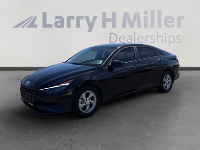 Used 2023 Hyundai Elantra SE