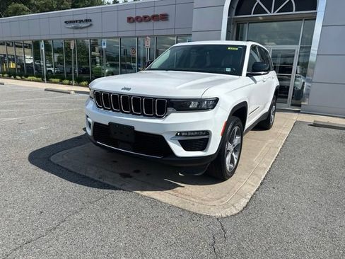 Certified 2023 Jeep Grand Cherokee Limited AWD/4WD image 2