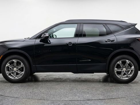 Used 2025 Chevrolet Blazer LT FWD image 5