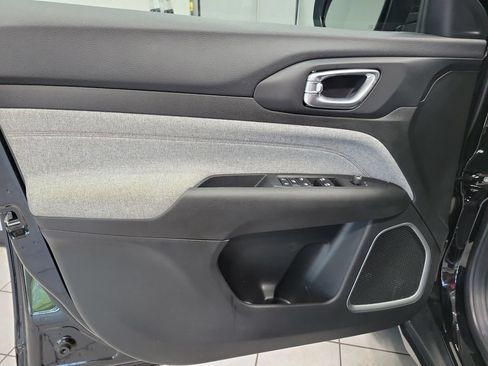 Used 2024 Jeep Compass Latitude AWD/4WD image 33