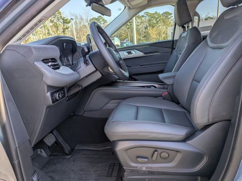 New 2026 Ford Explorer Active w/ Active Comfort Package RWD image 22