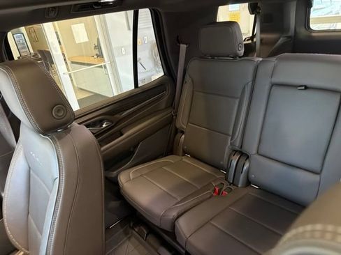Used 2021 GMC Yukon Denali w/ Denali Premium Package AWD/4WD image 22