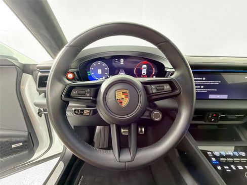 Certified 2025 Porsche Macan Electric RWD image 20