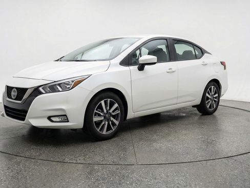 Used 2025 Nissan Versa SV FWD image 3