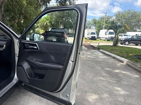 Used 2025 Mitsubishi Outlander SE AWD/4WD image 18