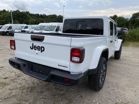 New 2026 Jeep Gladiator Sport AWD/4WD image 3