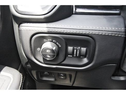 Used 2022 RAM 1500 Limited AWD/4WD image 19