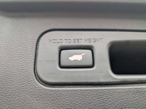 Certified 2025 Honda Pilot Touring image 13