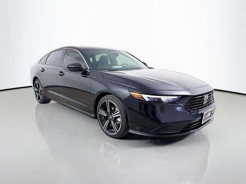 Used 2025 Honda Accord Sport image 1