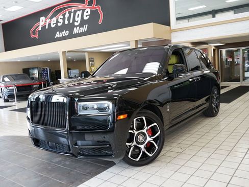 Used 2022 Rolls-Royce Cullinan Black Badge w/ Dark Exterior Package AWD/4WD image 2