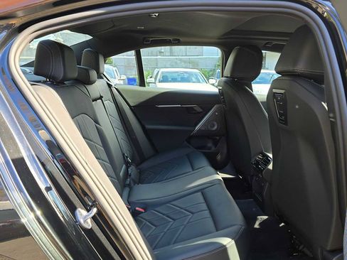 Used 2025 BMW i5 xDrive40 w/ M Sport Package image 12