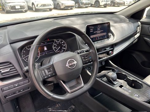Used 2025 Nissan Rogue SV FWD image 65