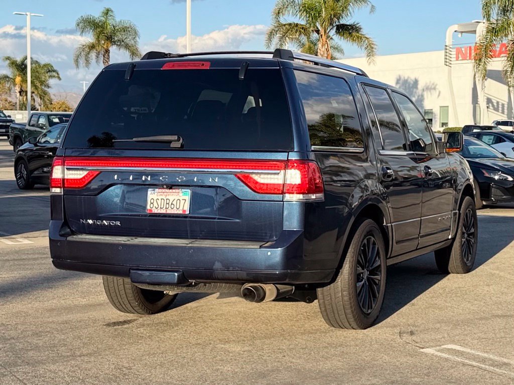 Used 2017 Lincoln Navigator Select AWD/4WD image 7