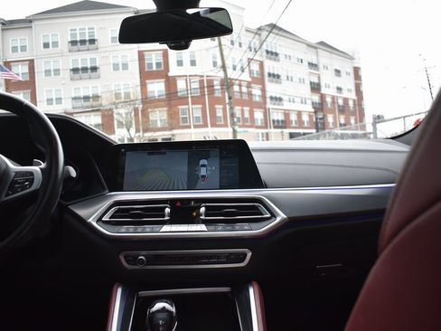 Used 2021 BMW X6 sDrive40i w/ M Sport Package image 31