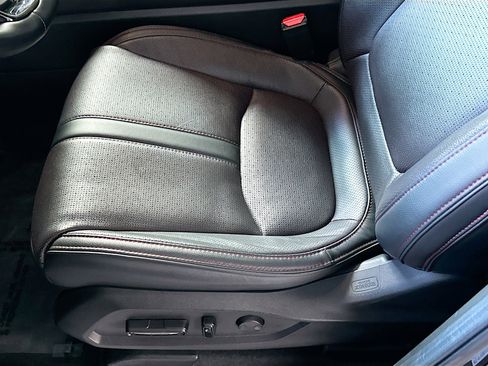 Used 2025 Honda Pilot Black Edition image 20