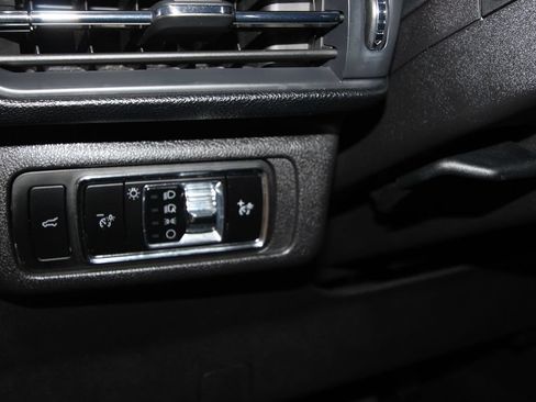 Used 2025 Lincoln Corsair FWD image 10