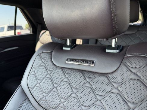 Used 2025 Ford Explorer Platinum w/ LUX Leather Package AWD/4WD image 13