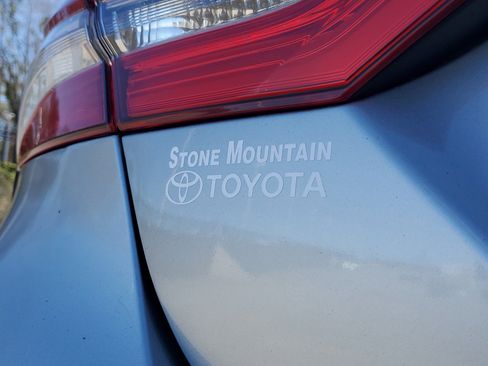 Used 2019 Toyota Camry SE image 8
