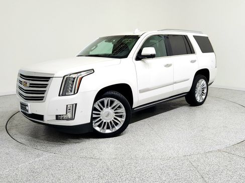 Used 2019 Cadillac Escalade Platinum image 1