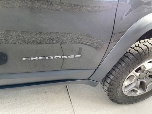 Used 2020 Jeep Cherokee Trailhawk w/ Comfort/Convenience Group AWD/4WD image 20