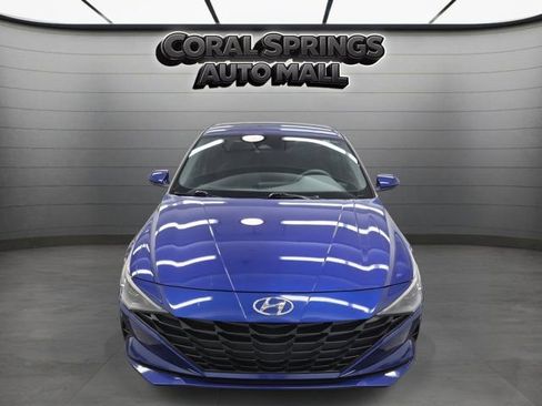 Used 2023 Hyundai Elantra SEL FWD image 2