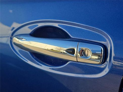 Used 2020 Nissan Rogue SV image 7