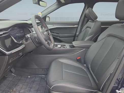 Used 2025 Jeep Wagoneer S Limited image 12