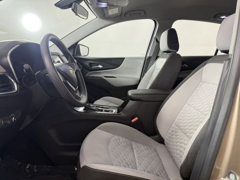 Used 2018 Chevrolet Equinox LS FWD image 14