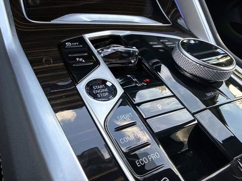 Certified 2025 BMW X6 xDrive40i image 21