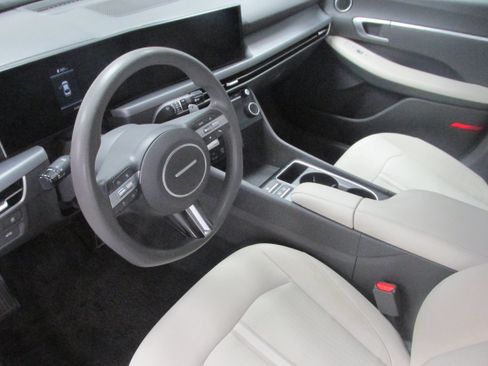 Used 2025 Hyundai Sonata SEL FWD image 23