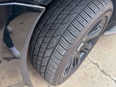 Used 2015 Cadillac Escalade Luxury image 2