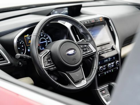 Used 2022 Subaru Ascent Limited w/ Technology Package image 9