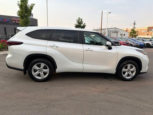 Used 2024 Toyota Highlander LE AWD/4WD image 10