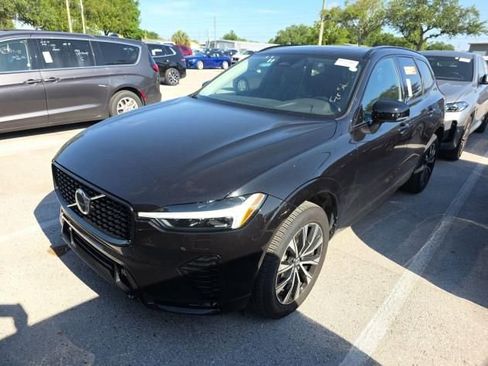 Used 2025 Volvo XC60 B5 Core image 2