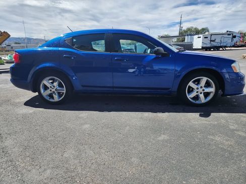 Used 2013 Dodge Avenger SE image 4